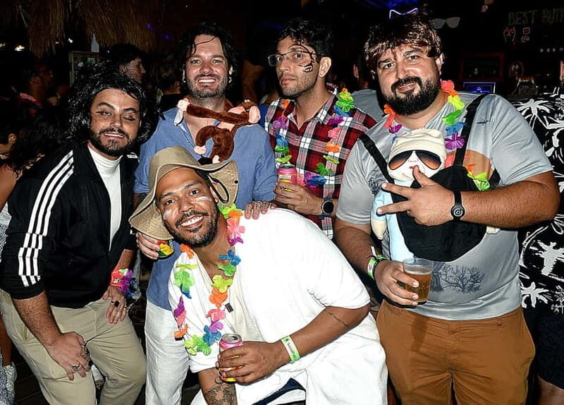 Amsterdam: Social Pubcrawl, Games and get to know eachother - Is It Worth the Price?