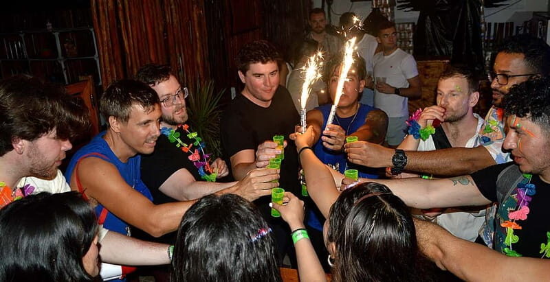 Amsterdam: Social Pubcrawl, Games and get to know eachother - FAQ