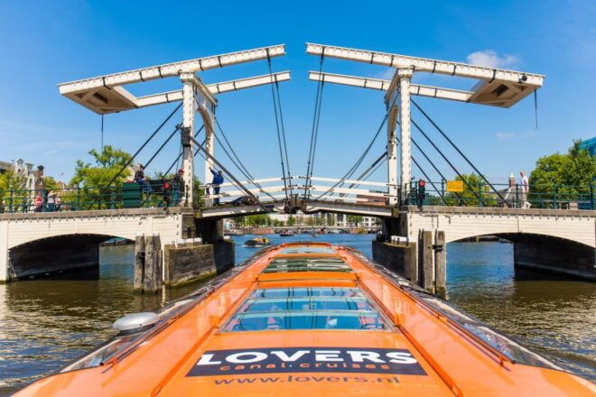 Amsterdam: Stedelijk Museum and 1-Hour Canal Cruise - Canal Cruise Experience
