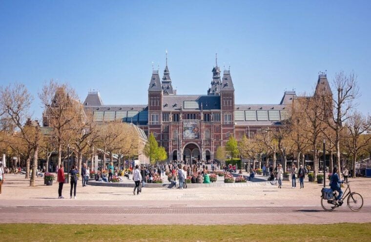 Amsterdam: Stedelijk Museum Guided Tour & Rijksmuseum Option - FAQ