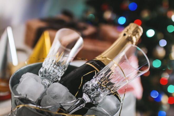Amsterdam: Surprise Nightlife Party Experience - Selecting Participants and Date