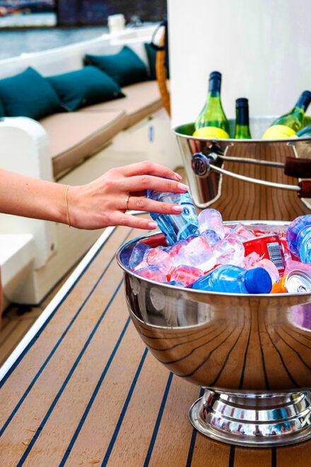 Amsterdam: the Newest Canal Cruise Including 1 Drink - Experience and Amenities