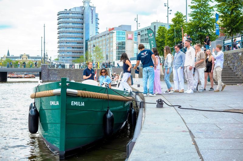 Amsterdam: The Newest Canal Cruise with drink option - At a glance