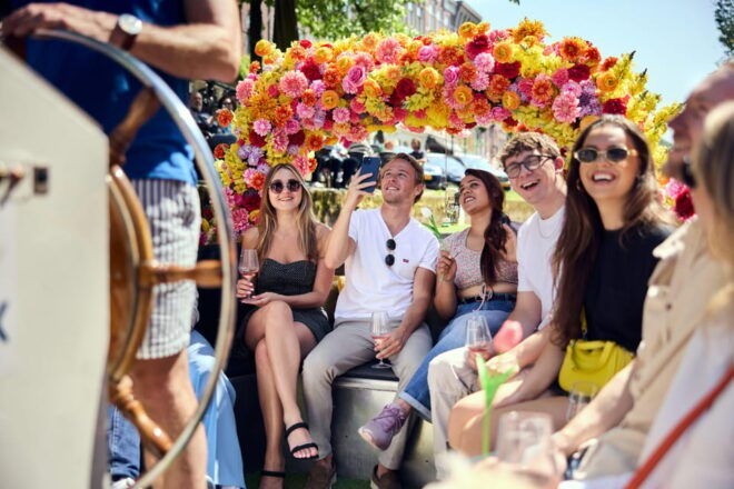 Amsterdam: the Original Flower Boat With Local Guide and Bar - Unique Boat Design
