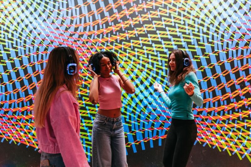 Amsterdam: The Upside Down Experience Entrance Ticket - Who Should Visit?