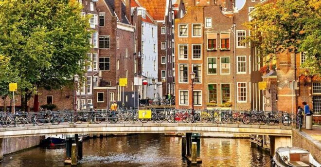 Amsterdam Tour - Meeting Point and Essentials