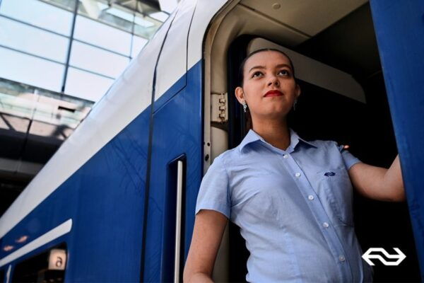 Amsterdam: Train Transfer Schiphol Airport From/To Amsterdam - Review Summary