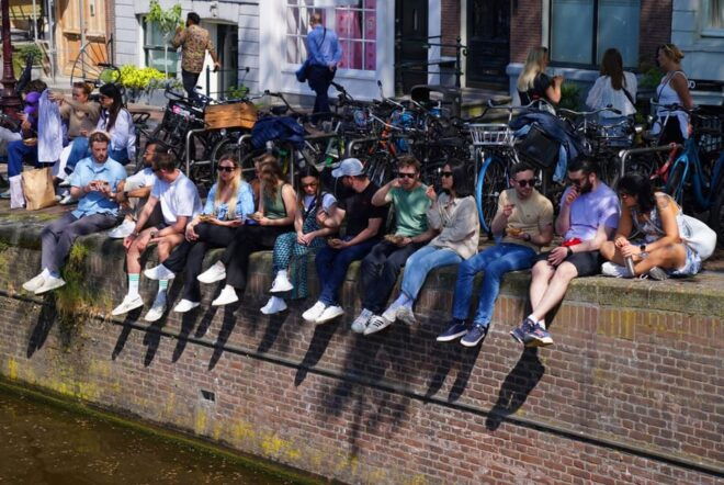 Amsterdam Trending Tastes Food & History Tour Hollanda Tours - Food and Drink Offerings
