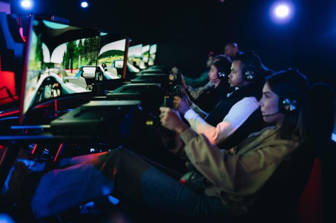 Amsterdam: Ultimate VR Experience: 60 Minutes - Full-Body Tracking for Immersion