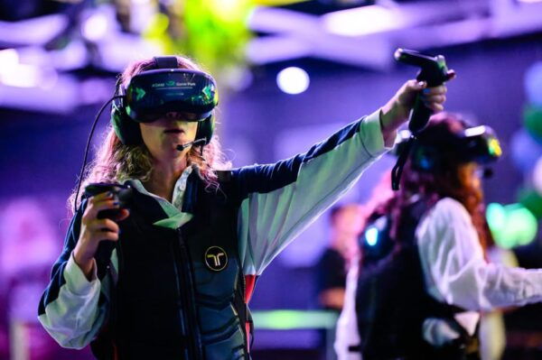 Amsterdam: Ultimate VR Experience: 60 Minutes - Included Amenities and Services