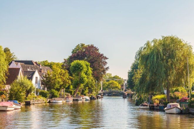 Amsterdam: Vecht River Day Trip With Cruise and High Tea - Indulgent High Tea