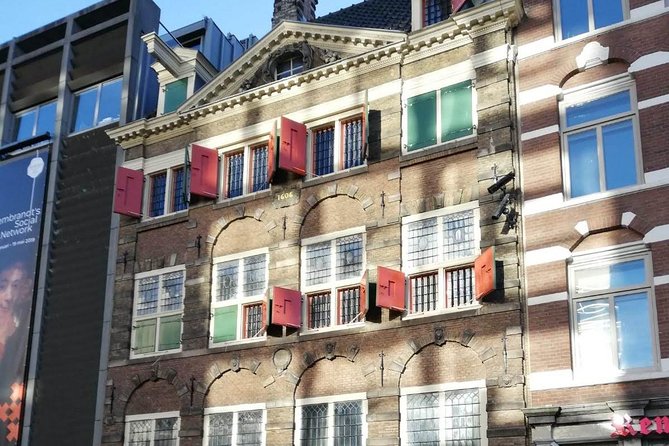 Amsterdam Walking Tour. All About History, Architecture, Traditions & Anecdotes. - Meeting and Pickup Information