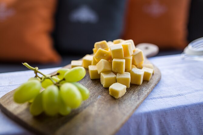 Amsterdam Walking Tour and Cruise With Drinks and Cheese Tasting - Highlights of the Canal Cruise