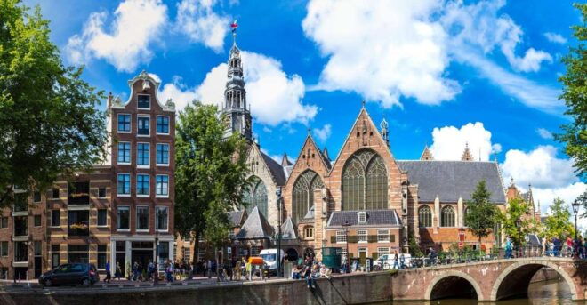 Amsterdam Walking Tour for Couples - Learn About Anne Frank and Her Diary