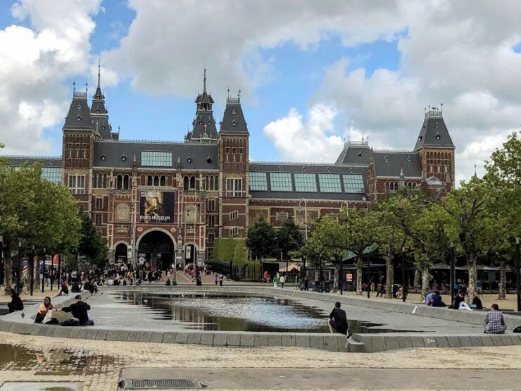 Amsterdam Walking Tour Guided by a Comedian (Museum Quarter) - Activity Details