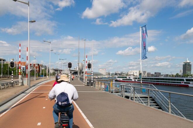 Amsterdam: Windmill, Cheese & Clogs Countryside E-Bike Tour - Visit to Broek in Waterland