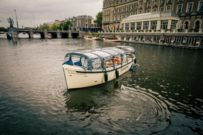 Amsterdam: Winter Booze Cruise With Light Festival Teaser - Highlights of the Booze Cruise