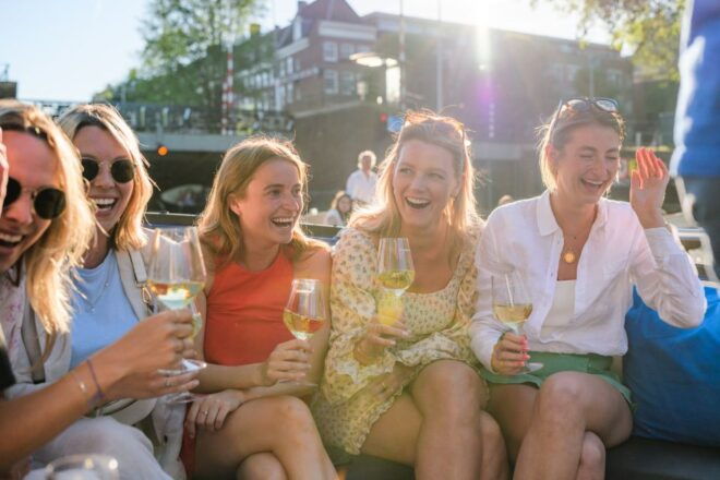 Amsterdam: Winter Booze Cruise With Light Festival Teaser - Full Description of the Booze Cruise
