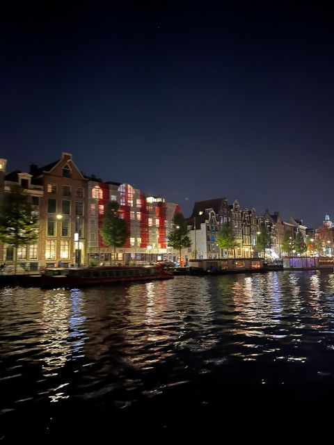 Amsterdam: Winter Lights Cruise With Hot Chocolate & Snacks - Experience Highlights