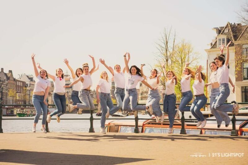 Amsterdam & Zaans Schans: Solo, Couple, or Group Photoshoot - Post-Session & Photo Delivery