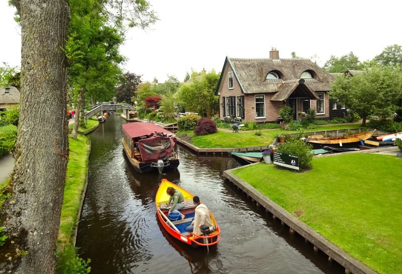 Amsterdam Zaanse Schans & Giethoorn Full-Day Small Group Tour - Giethoorn is best appreciated at a slower pace