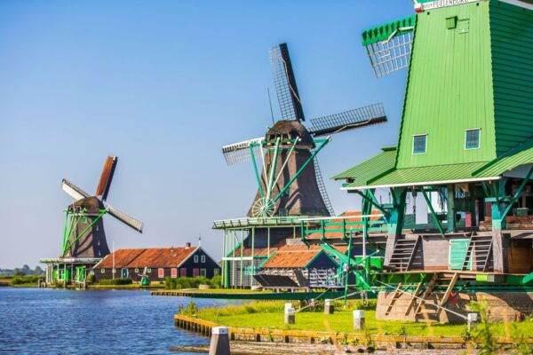 Amsterdam: Zaanse Schans, Volendam, and Marken Day Trip - Volendam