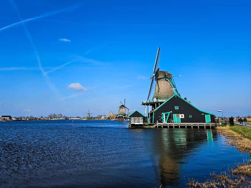 Amsterdam: Zaanse Schans windmills & Volendam Guided Tour - A Deep Dive Into the Experience