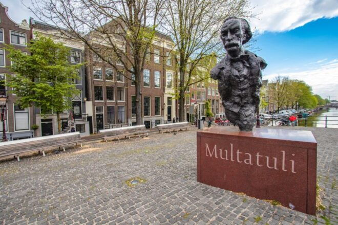 Amsterdam's Art and Culture Revealed by a Local - Visit the NEMO Science Museum Rooftop