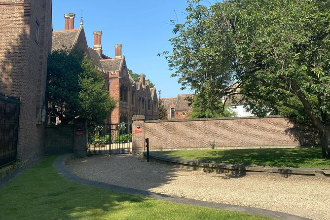 An Audio Guide to Cambridges Hidden Histories and Rivalries - Meeting Point Details