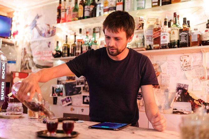 An Authentic Evening In Lisbon: Listening To Fado With Local Host - Meeting Point