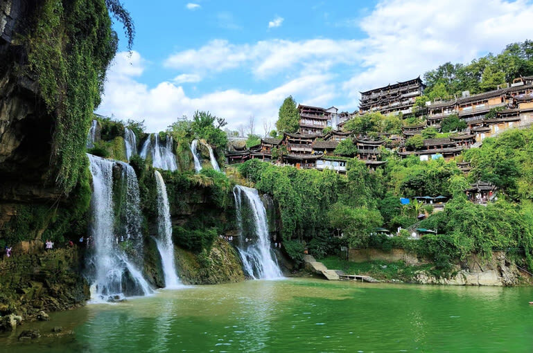 An Avatar Mnt-Furong Town for Six: Two-Five Days Tour English Guide - Before you book