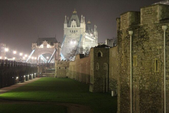 An Evening in London. Private Panoramic Night Tour - Convenient Pickup Location in Soho