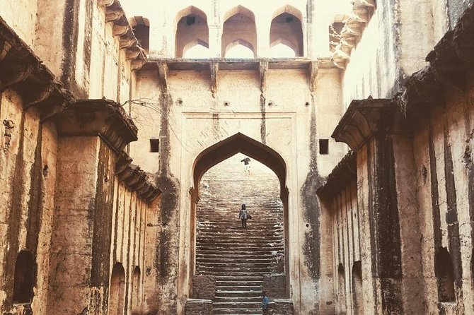 An Excursion Into Time: Day Trip to Neemrana From Delhi Including Lunch - Booking and Reservation Process