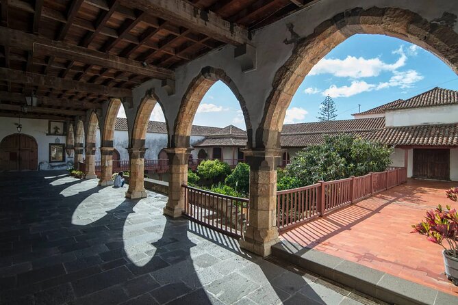 An Express Tuk-Tuk Tour Through Funchal Old Town - Tuk-Tuk Experience Overview