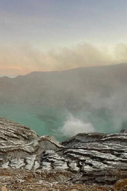 An Intimate Private Kawah Ijen Midnight Tour From Banyuwangi - What to Bring