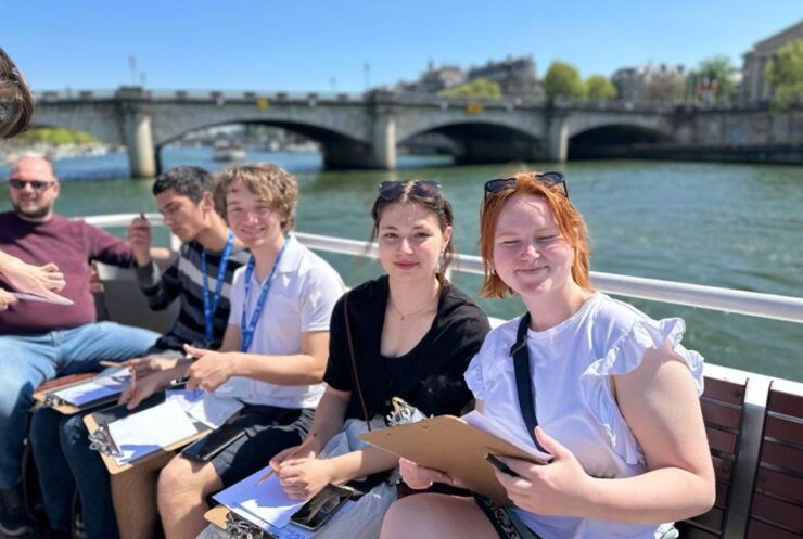 An Unusual City Tour With Sketches - Tour Highlights