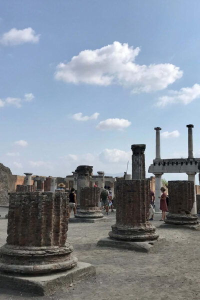 Ancient Pompeii: Exciting Discoveries! - Future Excavation Plans