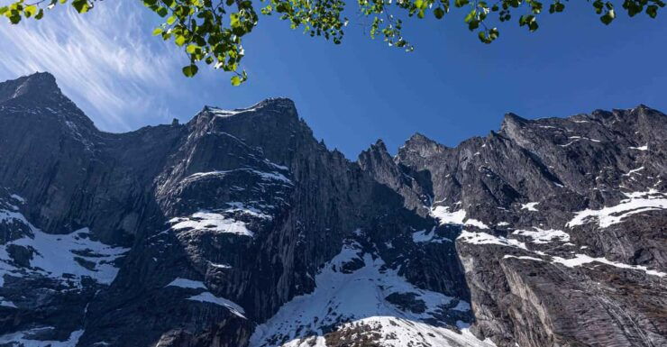 Åndalsnes: Guided Bus Tour to Troll Wall - Tour Overview