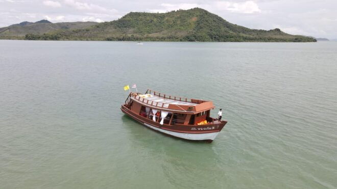 Andaman Dinner Cruise ; Sarasin Sunset Cruise - Entertainment on Board