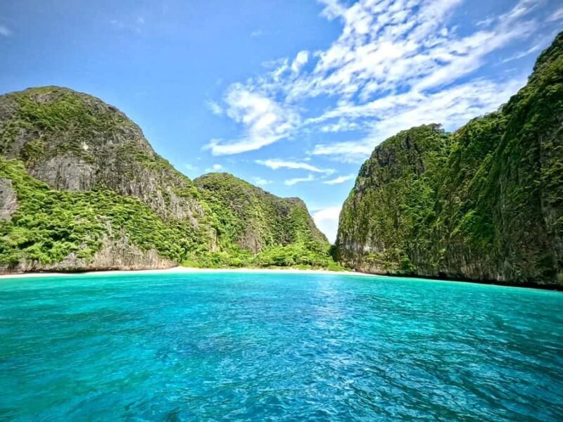 Andaman Zenith: Phi Phi Sunset + 4 Island Masterpiece Tour - Lunch at Arida Restaurant