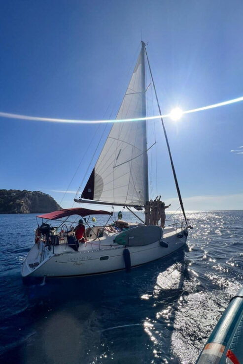 ANDRATX: ONE DAY TOUR ON A PRIVATE SAILBOAT - Sailing Experience