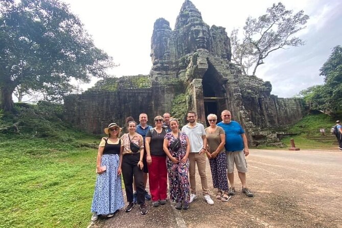 Angkor Highlight Sunrise Guided Tour & Banteay Srei - Exploring Banteay Srei
