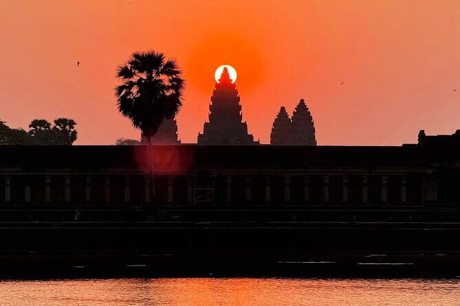Angkor Sunrise Adventure Private Tour - Exploring the Temples: A Closer Look at the Itinerary