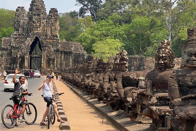 Angkor Sunrise Bike Tour With Lunch Included - Tour Highlights