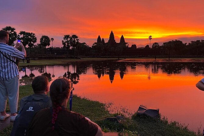 Angkor Sunrise Bike Tour With Lunch Included - Inclusions and Exclusions