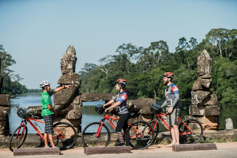 Angkor Sunrise Discovery Bike Tour (Breakfast & Lunch included) - What the price covers