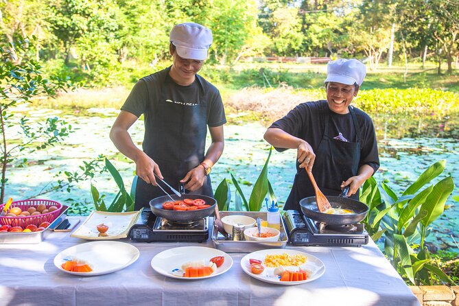 Angkor Sunrise Jeep Tour - Inclusive Breakfast & Lunch - Expert Local Guide