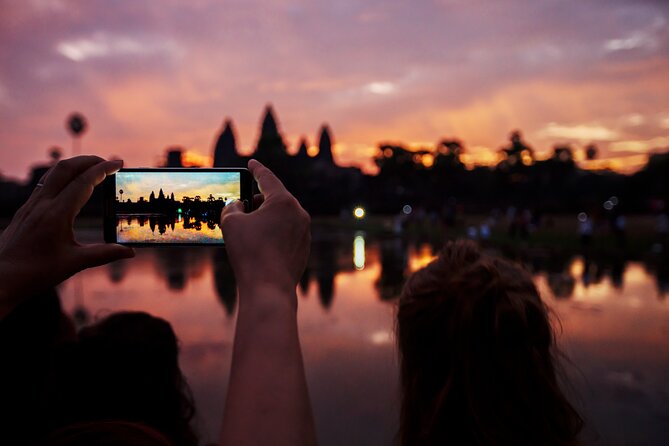 Angkor Sunrise Small Group Tour Inclusive Breakfast and Lunch - Inclusive Meals