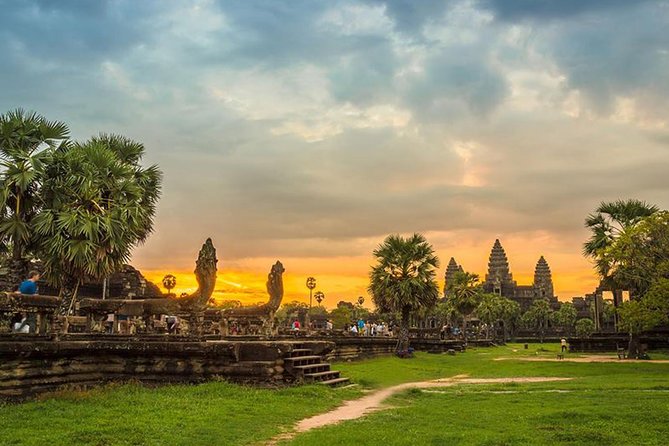 Angkor Temples With Sunset 1-Day Tour - Private Guide Experience
