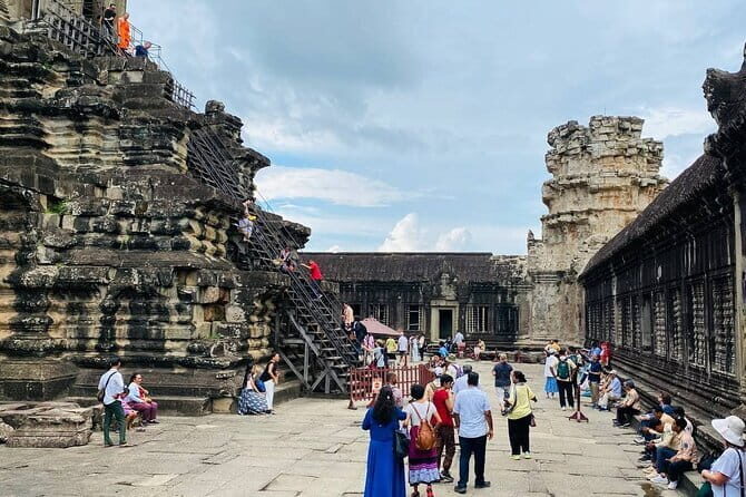 Angkor Wat Full Day Shared Tour with Guide - The Itinerary in Detail: What to Expect